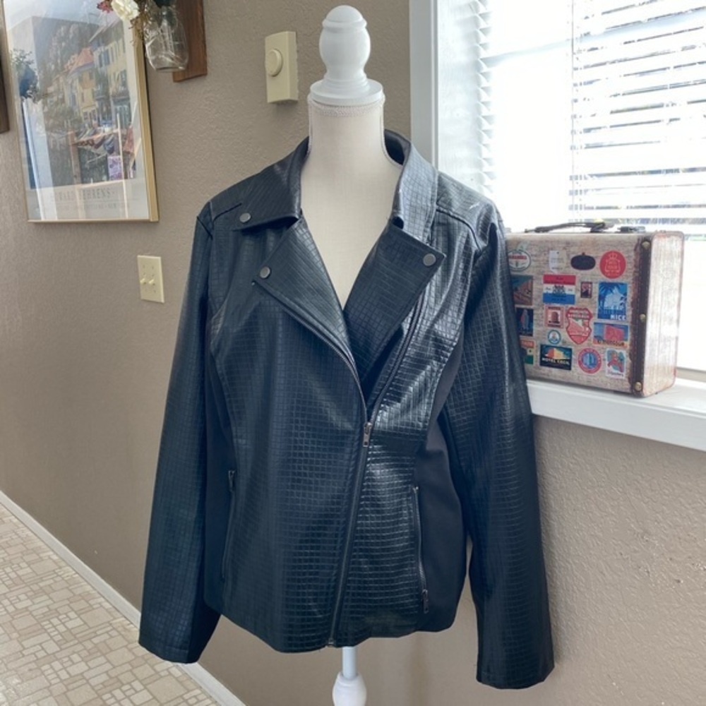 Red Snap black quilted vegan plus size moto jacket, Sz. 2X